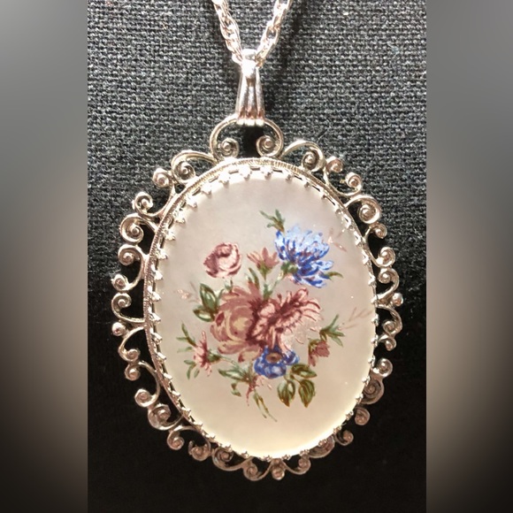 Whiting-Davis Vintage Silver Filigree Frosted Glass Pendant - Picture 6 of 9